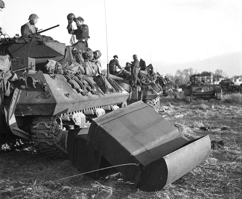 35T01